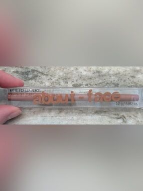 2 About -face Matte Lip Liners